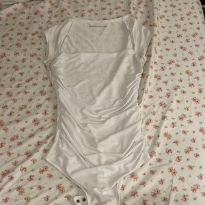 Short sleeve body suit